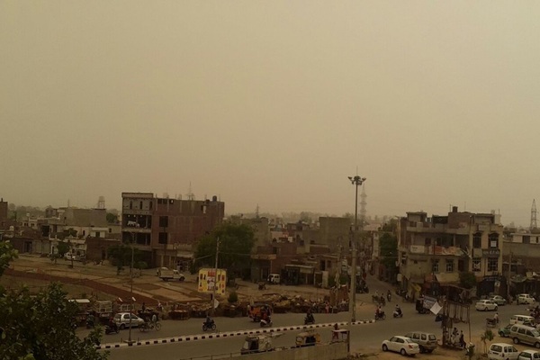 ਪਿਛਲੇ ਤਿੰਨ ਦਿਨਾਂ ਤੋਂ ਦੂਸ਼ਿਤ ਹੋਈ ਹਵਾ ਨੇ ਲੋਕਾਂ ਦਾ ਕੀਤਾ ਬੁਰਾ ਹਾਲ