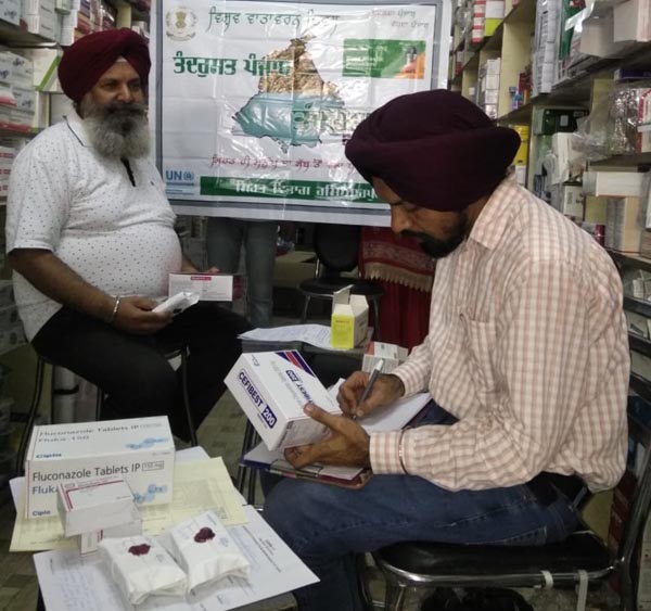 2 ਹੋਲਸੇਲ ਮੈਡੀਕਲ ਸਟੋਰਾਂ ’ਤੇ ਪਾਈਆਂ ਗਈਆਂ ਊਣਤਾਈਆਂ