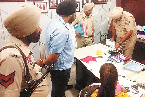 ਐੱਸ. ਡੀ. ਐੱਮ. ਵੱਲੋਂ ਆਈਲੈਟਸ ਤੇ ਵੀਜ਼ਾ ਐਡਵਾਈਜ਼ਰ ਸੈਂਟਰਾਂ ਦੀ ਚੈਕਿੰਗ