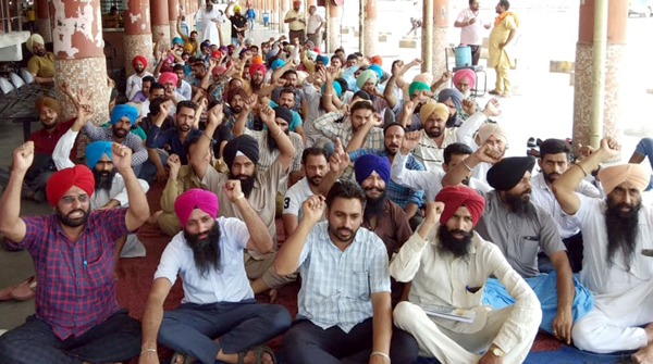 ਪਨਬੱਸਾਂ ਦਾ ਰਿਹਾ ਚੱਕਾ ਜਾਮ, ਪੀ. ਆਰ. ਟੀ. ਸੀ. ਤੇ ਨਿੱਜੀ ਬੱਸਾਂ ਨੇ ਸੰਭਾਲੀ ਕਮਾਨ