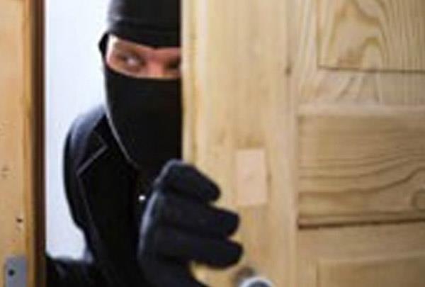 kitchened liquor  then stolen jewelery