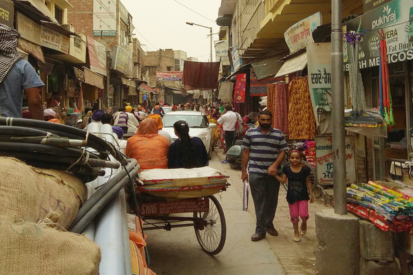 ਨਾਜਾਇਜ਼ ਕਬਜ਼ਿਆਂ ਕਾਰਨ ਜਾਮ ’ਚ ਫਸੇ ਰਹਿੰਦੇ ਨੇ ਲੋਕ