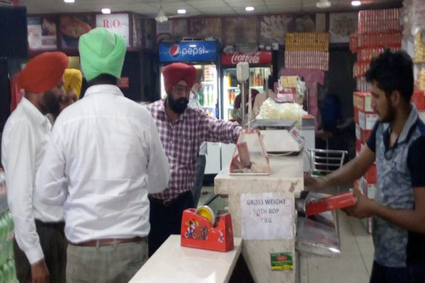 ਮਠਿਆਈ ਦੀਆਂ ਦੁਕਾਨਾਂ ਦੀ ਚੈਕਿੰਗ, ਭਰੇ ਸੈਂਪਲ