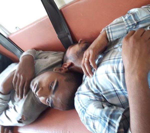 straw trolley with electric pole  5 shorts with current