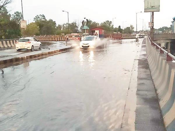 rainy weather is pleasant  people enjoy joy