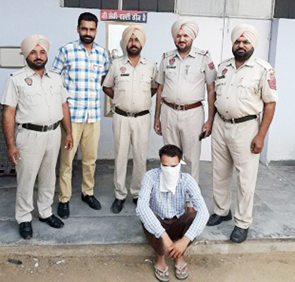 ਨਸ਼ੇ ਵਾਲੀਅਾਂ ਗੋਲੀਅਾਂ ਤੇ ਟੀਕਿਅਾਂ ਸਣੇ ਕਾਬੂ