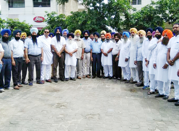 ਤੇਲ ’ਤੇ ਲੱਗੇ ਵੱਧ ਵੈਟ ਦੇ ਵਿਰੋਧ ’ਚ ਅਕਾਲੀ ਵਰਕਰਾਂ ਵੱਲੋਂ ਪ੍ਰਦਰਸ਼ਨ