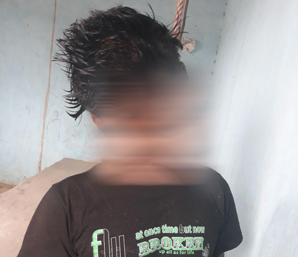 ਮੁਕੱਦਮੇ ਤੋਂ ਪ੍ਰੇਸ਼ਾਨ ਲਡ਼ਕੇ ਨੇ ਲਿਅਾ ਫਾਹਾ, ਮੌਤ