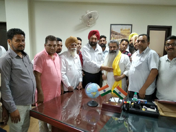 ਡਿਪੂ ਹੋਲਡਰਾਂ ਨੇ ਖੁਰਾਕ ਸਪਲਾਈ ਮੰਤਰੀ ਨੂੰ  ਦਿੱਤਾ ਮੰਗ ਪੱਤਰ