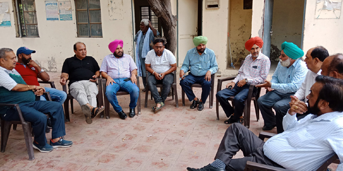 ਸ਼ੈਲਰ ਮਾਲਕਾਂ ਨੇ ਪੁਲਸ ਅਤੇ ਐੱਫ. ਸੀ. ਆਈ. ਦੇ ਅਧਿਕਾਰੀਆਂ ਦੀ ਕਾਰਗੁਜ਼ਾਰੀ ’ਤੇ ਖੜ੍ਹੇ ਕੀਤੇ ਸਵਾਲ