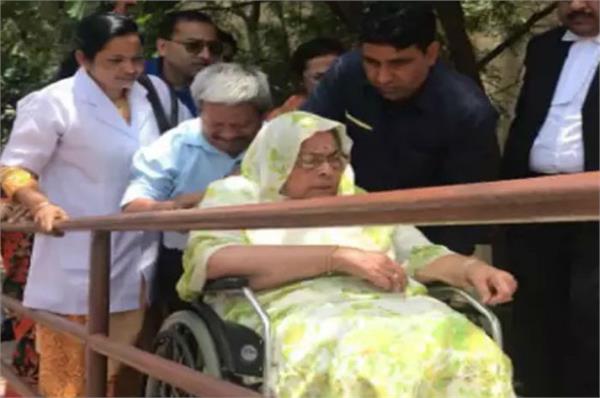 arjun singh  sons  mother evicted