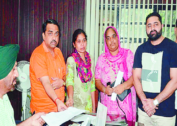 ਲੜਕੀ ਨਾਲ ਤੀਜਾ ਵਿਆਹ ਕਰਵਾ ਕੇ ਵਿਦੇਸ਼ ਭੱਜਿਆ ਐੈੱਨ. ਆਰ. ਆਈ.