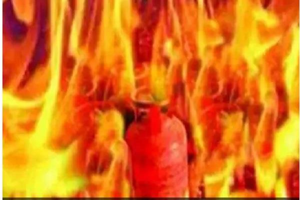 delhi cylinder blast