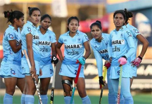 women hockey team