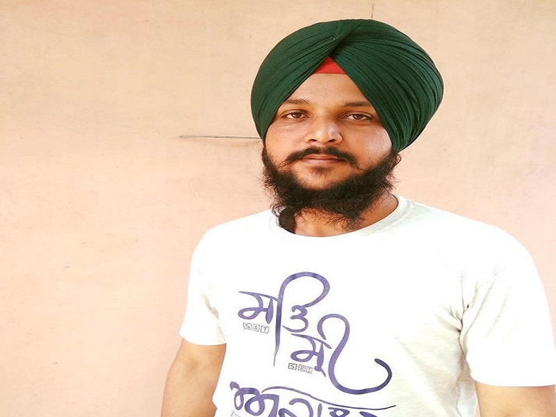 ਬੱਸ ਤੇ ਕੁਡ਼ੀ