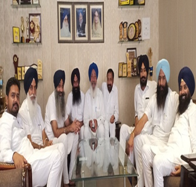 ਕੈਪਟਨ ਸਰਕਾਰ ਦੀਆਂ ਗਲਤ ਨੀਤੀਆਂ ਨੂੰ ਰੋਸ ਮੁਜ਼ਾਹਰੇ ਕਰਕੇ ਕਰਾਂਗੇ ਨੰਗਾ : ਫਫੜੇ, ਧਲੇਵਾਂ