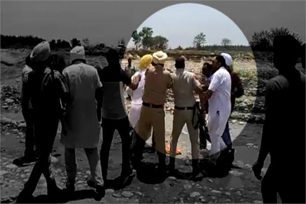 mla  aap  attack