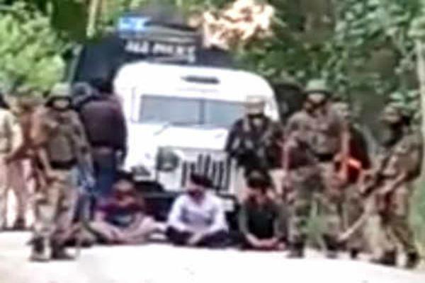 stone pelters used as human sheilds in jk