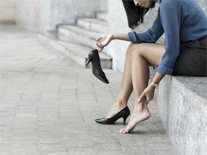 ਅੱਡੀਆਂ ਦੇ ਦਰਦ ਤੋਂ ਸਿਰਫ ਇਕ ਦਿਨ ''ਚ ਰਾਹਤ ਦਿਵਾਉਂਦੇ ਹਨ ਇਹ ਘਰੇਲੂ ਨੁਸਖੇ