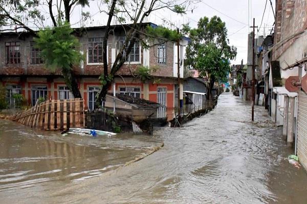 floods in manipur   7 people death