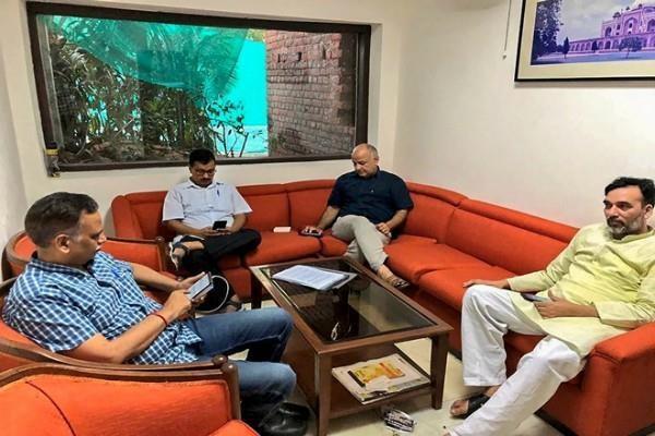 kejriwal dharna finished