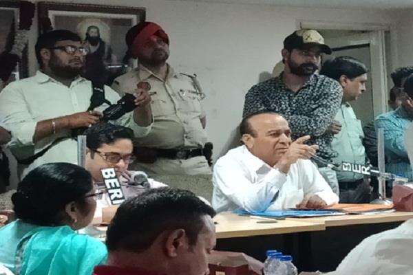 ਮੈਨੂੰ ਸਭ ਪਤਾ ਹੈ, ਭ੍ਰਿਸ਼ਟਾਚਾਰ ਕਿਥੇ ਤੇ ਕੋਣ ਕਰ ਰਿਹਾ ਹੈ : ਮੇਅਰ