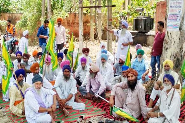 ਭਾਰਤੀ ਕਿਸਾਨਾਂ ਯੂਨੀਅਨ ਨੇ ਪਾਵਰਕਾਮ ਦਫ਼ਤਰ ਅੱਗੇ ਲਾਇਆ ਦਿਨ-ਰਾਤ ਦਾ ਧਰਨਾ