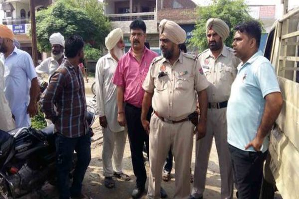 ਨਗਰ ਕੌਂਸਲ ਨੇ ਨਾਜਾਇਜ਼ ਕਬਜ਼ੇ ਕਰਨ ਵਾਲਿਆ ’ਤੇ ਕੱਸਿਅਾ ਸ਼ਿਕੰਜਾ