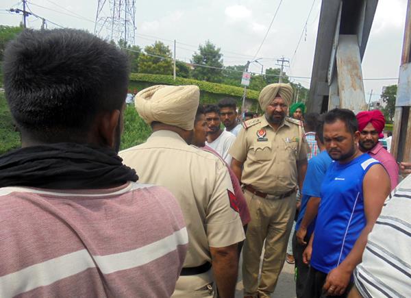 unidentified person drops in sirhind canal