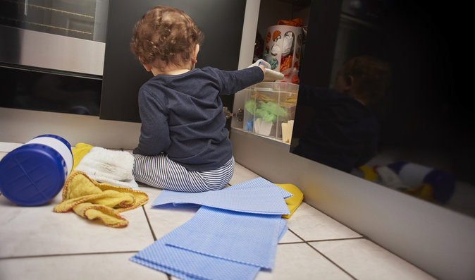 ਘਰ ''ਚ ਰੱਖੇ ''ਜ਼ਹਿਰ'' ਦਾ ਸ਼ਿਕਾਰ ਹੋ ਰਹੇ ਹਨ ਬੱਚੇ