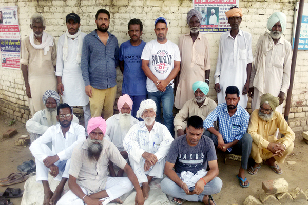 ਸੇਠ ਬਾਬੂ ਰਾਮ ਵੱਲੋਂ ਇਨਸਾਫ ਲਈ ਡੀ. ਸੀ. ਦਫ਼ਤਰ ਅੱਗੇ ਭੁੱਖ ਹਡ਼ਤਾਲ ਸ਼ੁਰੂ