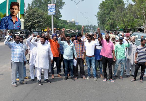 parents protested death of injured son