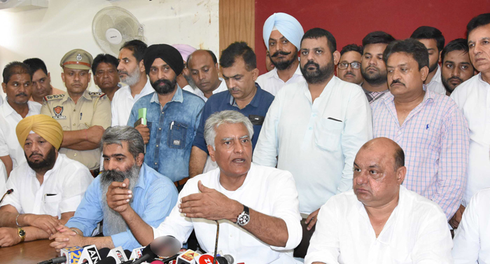 ਟਰੇਡ ਅਤੇ ਇੰਡਸਟਰੀ ਨੂੰ ਚਿੰਤਾ ''ਚ ਪਾ ਕੇ ਜੀ. ਐੱਸ. ਟੀ. ਦੀ ਵਰ੍ਹੇਗੰਢ ਦਾ ਜਸ਼ਨ ਮਨਾ ਰਿਹੈ ਕੇਂਦਰ : ਜਾਖੜ