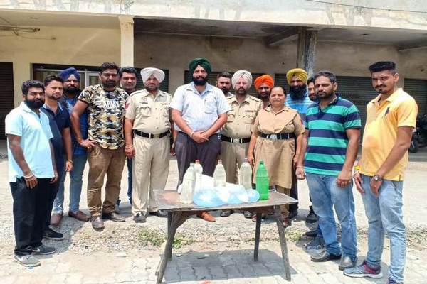 ਨਾਜਾਇਜ਼ ਸ਼ਰਾਬ ਦਾ ਧੰਦਾ ਕਰਨ ਵਾਲੇ ਬਾਜ਼ ਆਉਣ : ਐੱਸ. ਅੈੱਚ. ਓ.