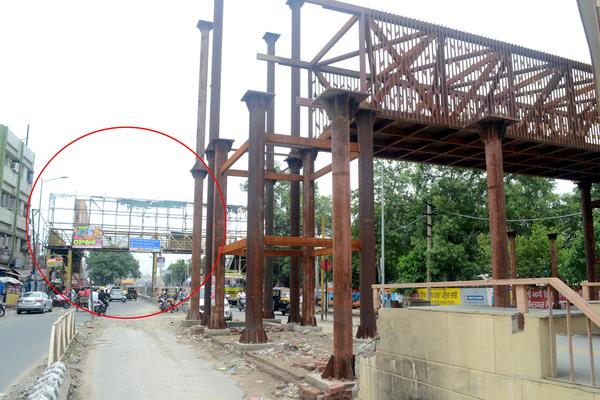 bridge worthless railway station