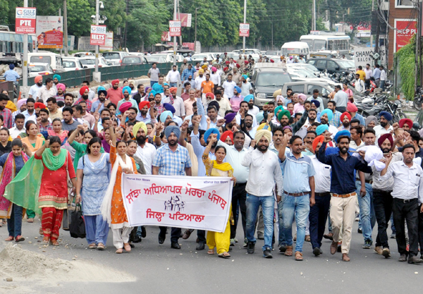 ਸਾਂਝਾ ਅਧਿਆਪਕ ਮੋਰਚਾ ਨੇ ਕੀਤਾ ਸਰਕਾਰ ਦਾ ਪਿੱਟ-ਸਿਆਪਾ