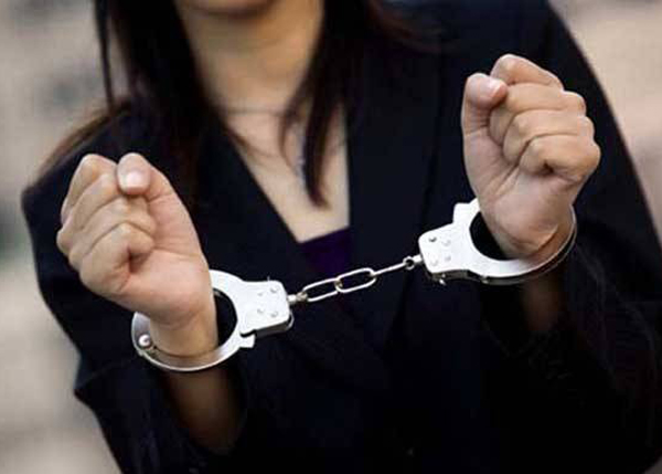 ਕੱਪਡ਼ਾ ਚੋਰੀ ਕਰਨ ਦੇ ਦੋਸ਼ ’ਚ 2 ਅੌਰਤਾਂ ਗ੍ਰਿਫ਼ਤਾਰ