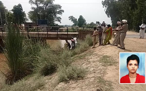 the car fell in to the canal