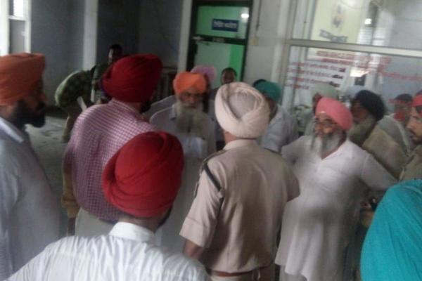 ਟਰੱਕ ਯੂਨੀਅਨ ਪ੍ਰਧਾਨ ਨੇ ਲਾਇਆ ਪੁਲਸ ਅਧਿਕਾਰੀਆਂ ’ਤੇ ਮਾਡ਼ਾ ਵਿਵਹਾਰ ਕਰਨ ਦਾ ਦੋਸ਼