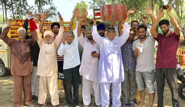 ਰਸੋਈ ਗੈਸ ਦੇ ਰੇਟ ’ਚ ਵਾਧੇ ਵਿਰੁੱਧ ਰੋਸ ਵਿਖਾਵਾ