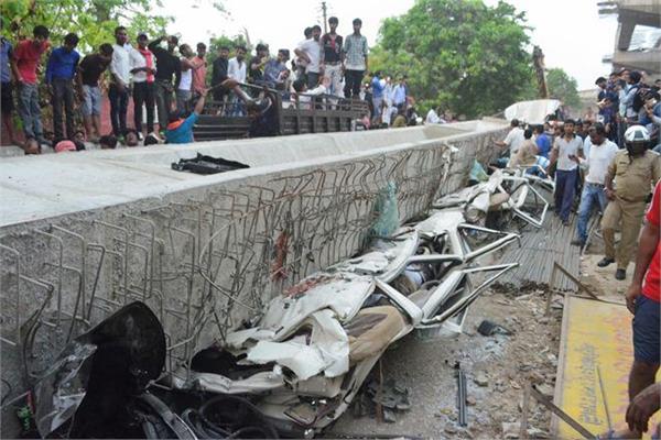 8 people arrested including varanasi flyover accident 7 engineers