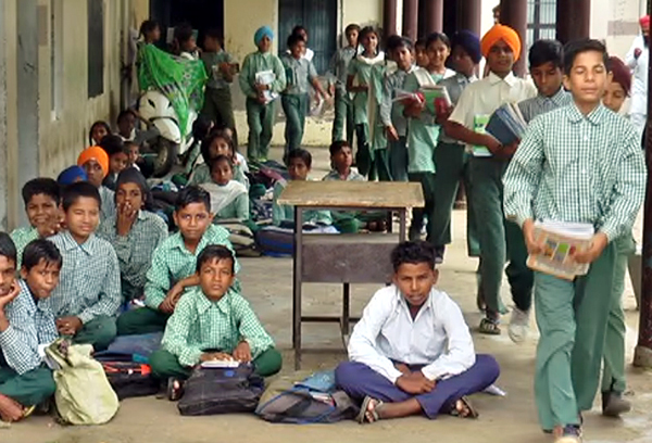 ਵਿਦਿਆਰਥੀ ‘ਅਸੁਰੱਖਿਅਤ’ ਸਕੂਲ ’ਚ ਪੜ੍ਹਨ ਲਈ ਮਜਬੂਰ