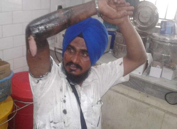 bricks hooda gravel pebbles