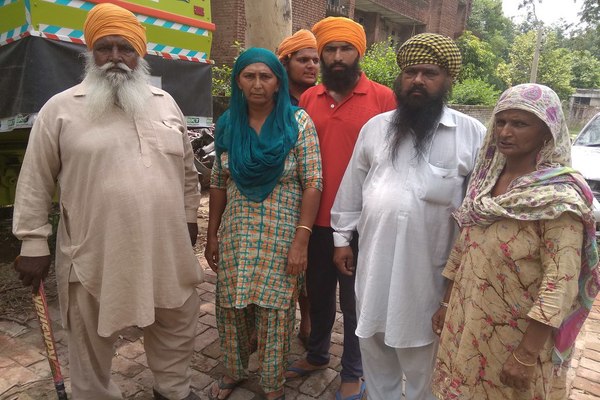 ਰਜਿਸਟਰੀ ਸਬੰਧੀ ਸਬ-ਤਹਿਸੀਲ ’ਚ ਝਗਡ਼ਾ, ਦੋਵਾਂ ਧਿਰਾਂ ਦੇ 3 ਵਿਅਕਤੀ ਜ਼ਖਮੀ