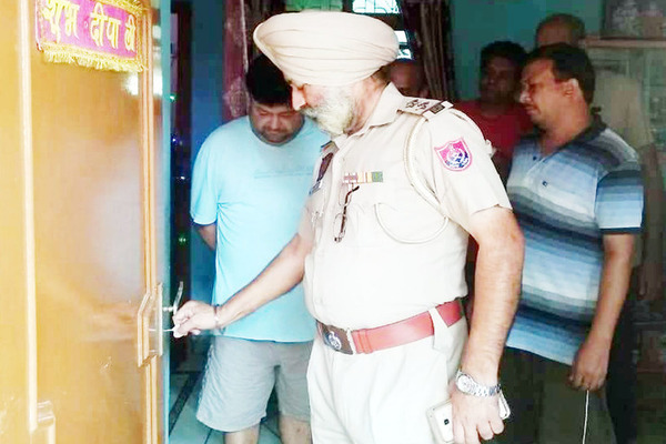 ਘਰ ’ਚੋਂ ਗਹਿਣੇ ਤੇ ਨਕਦੀ ਚੋਰੀ