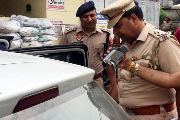 driver arrested  chandigarh chowk
