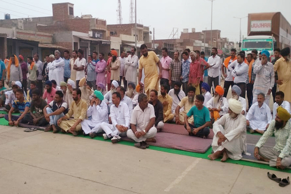 ਪੀੜਤਾਂ ਨੇ ਨੈਸ਼ਨਲ ਹਾਈਵੇ ਜਾਮ ਕਰ ਕੇ ਕੱਢਿਆ ਪ੍ਰਸ਼ਾਸਨ ਖਿਲਾਫ ਗੁੱਸਾ