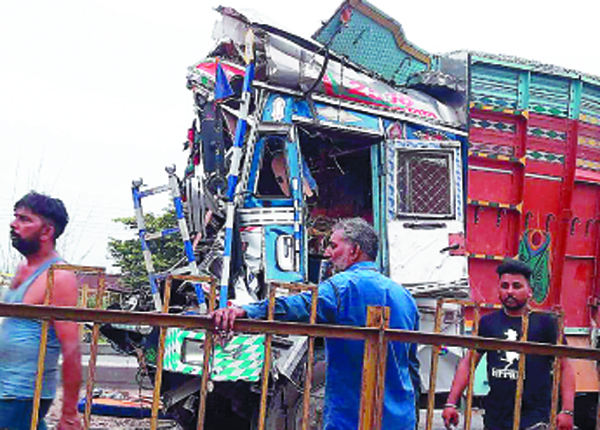 ਹਾਦਸੇ ’ਚ ਟਰੱਕ ਡਰਾਈਵਰ ਦੀ ਮੌਤ