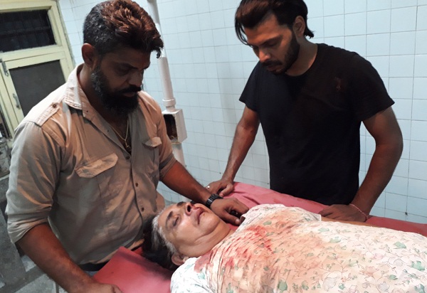 ਕਾਰ-ਪਿੱਕਅਪ ਵੈਨ ਦੀ ਟੱਕਰ ’ਚ 4 ਜ਼ਖ਼ਮੀ, ਅੌਰਤ ਦੀ ਹਾਲਤ ਗੰਭੀਰ
