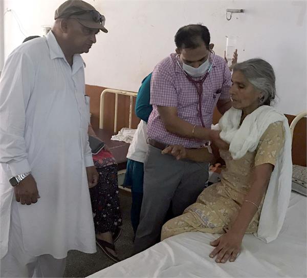 diarya extends her legs in   mahilpur  